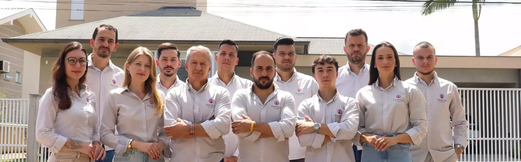 Equipe da Imobiliária Habitual reunida