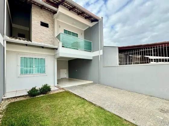 Sobrado Geminado no Passo Manso